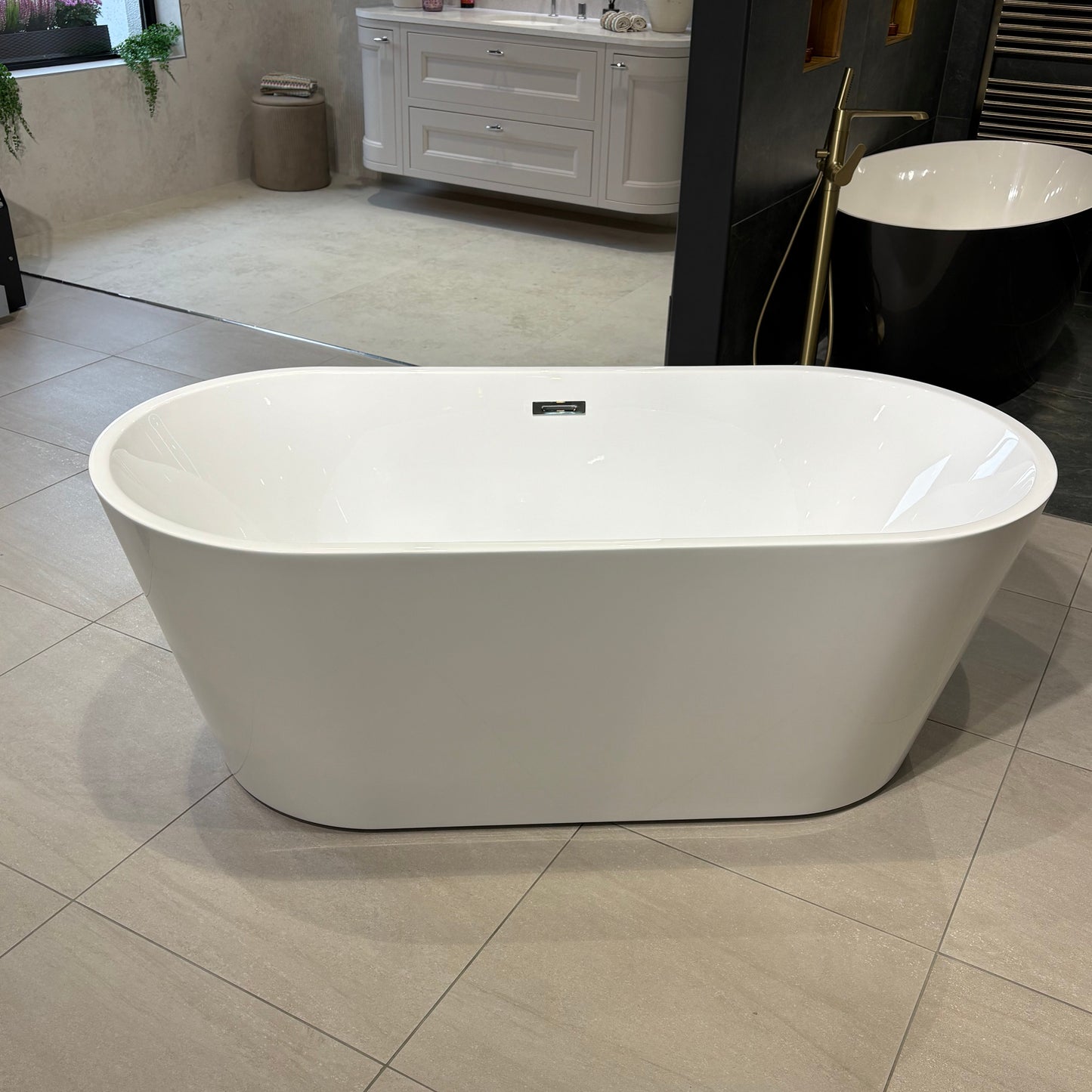 Provence Freestanding Bath 1600 x 750